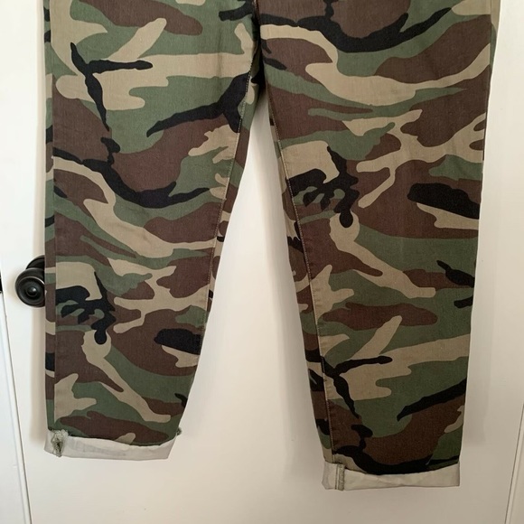 Rag & Bone 31 Buckly Chino Camo Pants Cropped. Condition is excellent"Pre-owned" - Picture 4 of 5